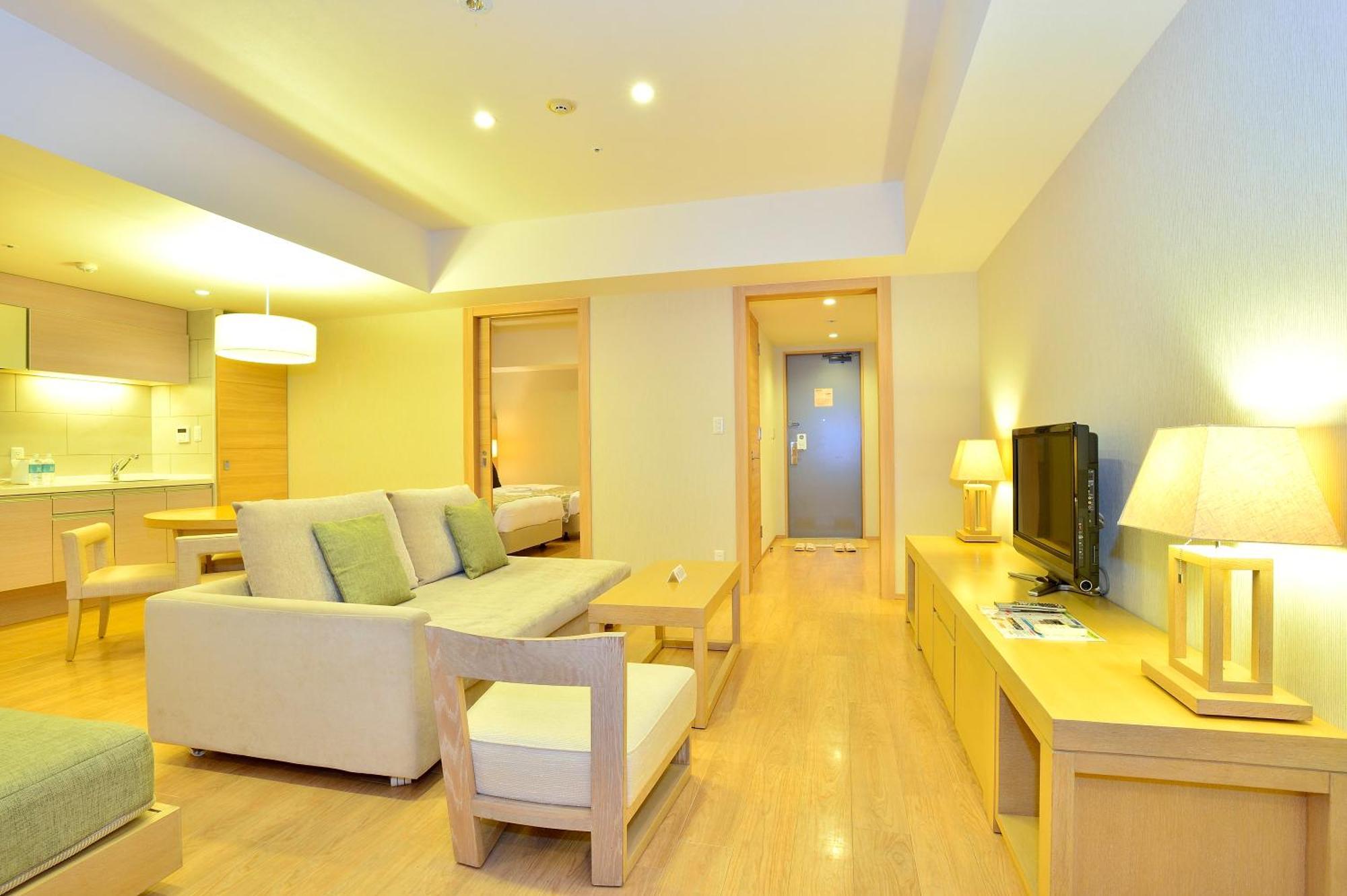Okinawa Moon Ocean Ginowan Hotel & Residence מראה חיצוני תמונה