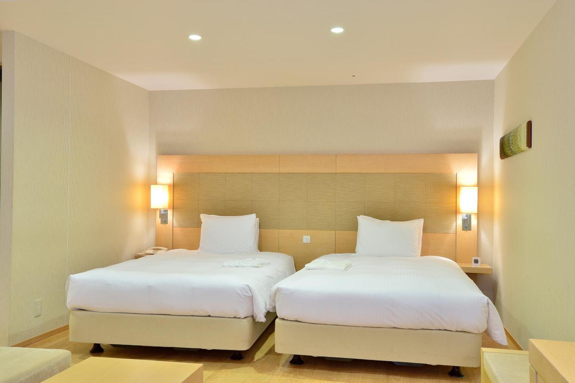 Okinawa Moon Ocean Ginowan Hotel & Residence מראה חיצוני תמונה